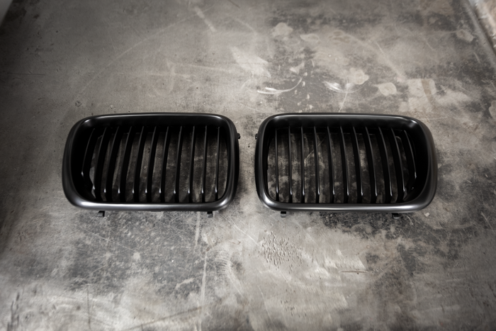 Garagistic - E36 (96-99) Matte Black Kidney Grille Set - 51138195151, 51138195152