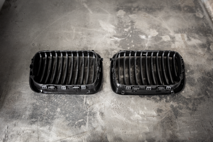 Garagistic - E36 (96-99) Matte Black Kidney Grille Set - 51138195151, 51138195152