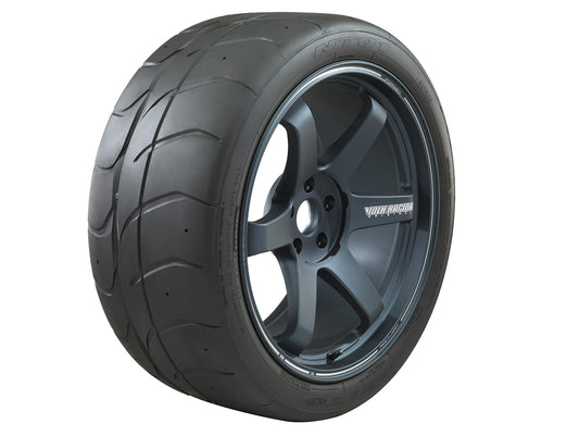 [GARAGE SALE] - Nitto NT01 235/40R17