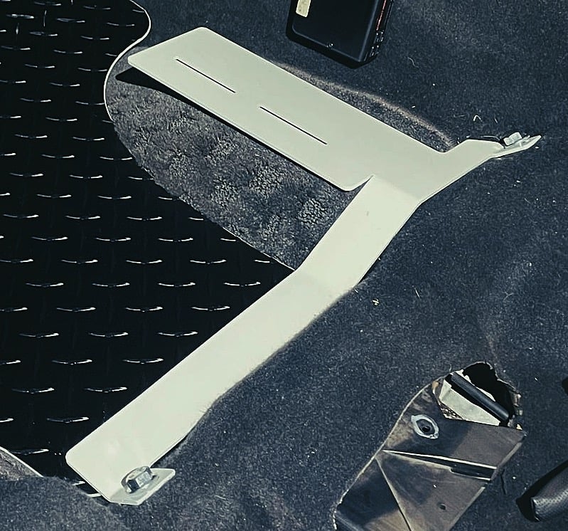 Levelride Concepts - Nissan Skyline/S-Chassis R32/R33/R34 S13/S14/S15 **RHD** F.E.M. (Fire Extinguisher Mount)