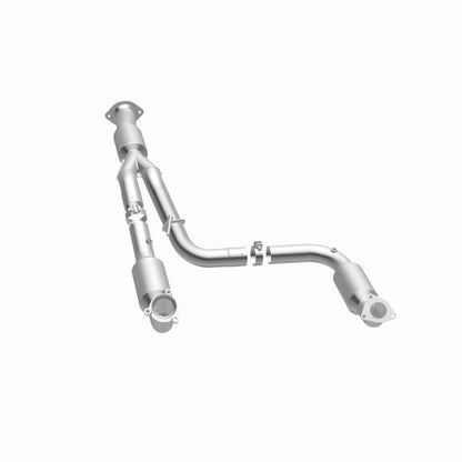 MagnaFlow 12-14 Chevrolet Silverado 2500 HD 6.0L Direct Fit Converter
