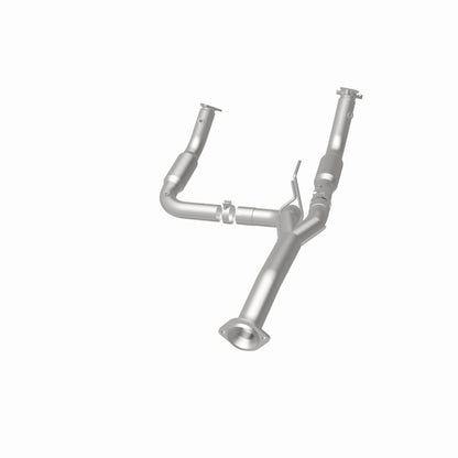 MagnaFlow 2011 Chevrolet Silverado 2500 HD 6.0L Direct Fit Converter
