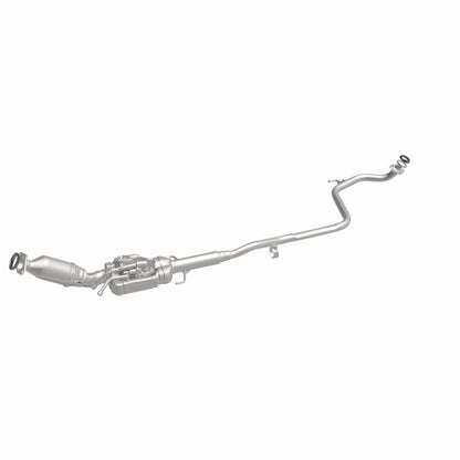 MagnaFlow Direct Fit Catalytic Converter 12-13 Toyota Prius C Base Underbody 1.5L
