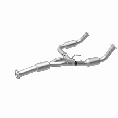 MagnaFlow 12-14 Chevrolet Silverado 2500 HD 6.0L Direct Fit Converter