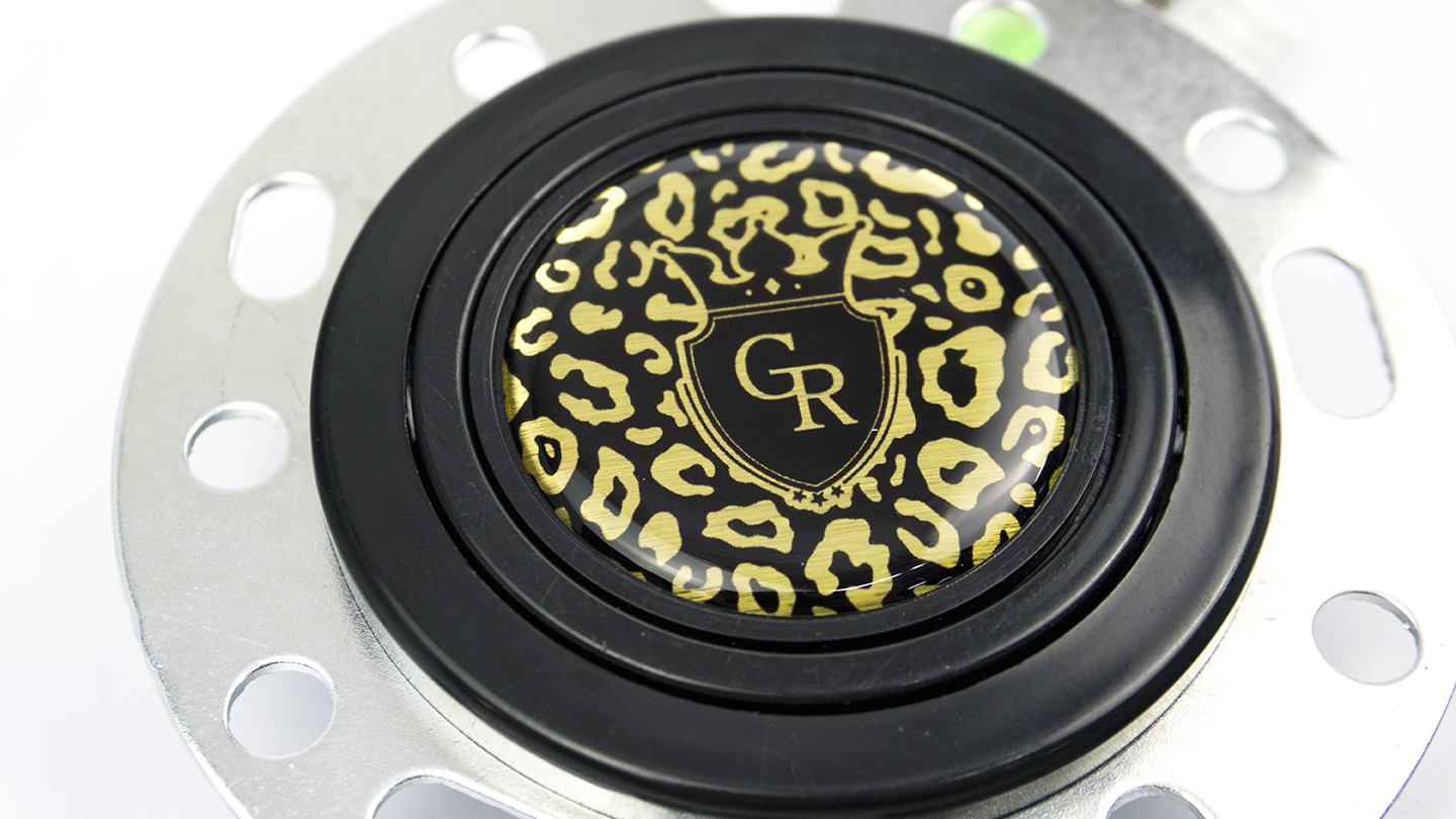 Grip Royal - Horn Button - Leopard & Crest - Gold