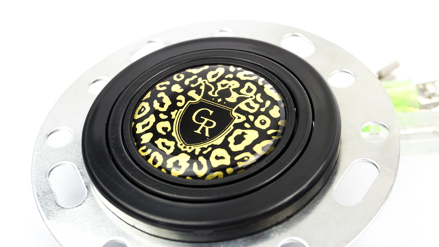 Grip Royal - Horn Button - Leopard & Crest - Gold