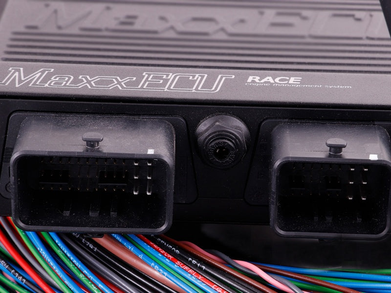 MaxxECU - RACE PREMIUM (ECU, harnesses, accessories and LSU 4.2)