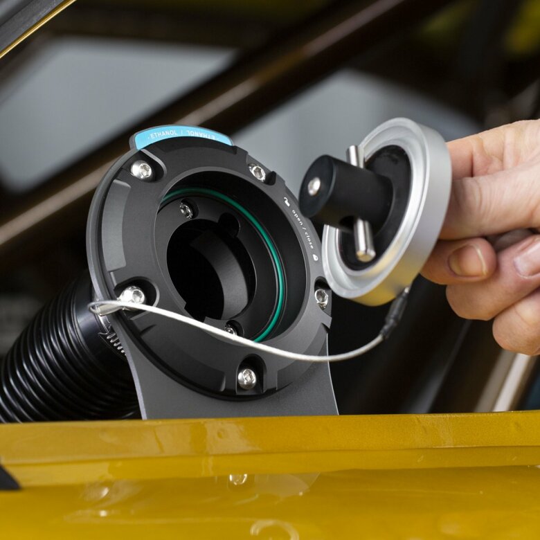 Nuke Performance - Filler cap and fuel hose kit for CFC Unit, nut ring
