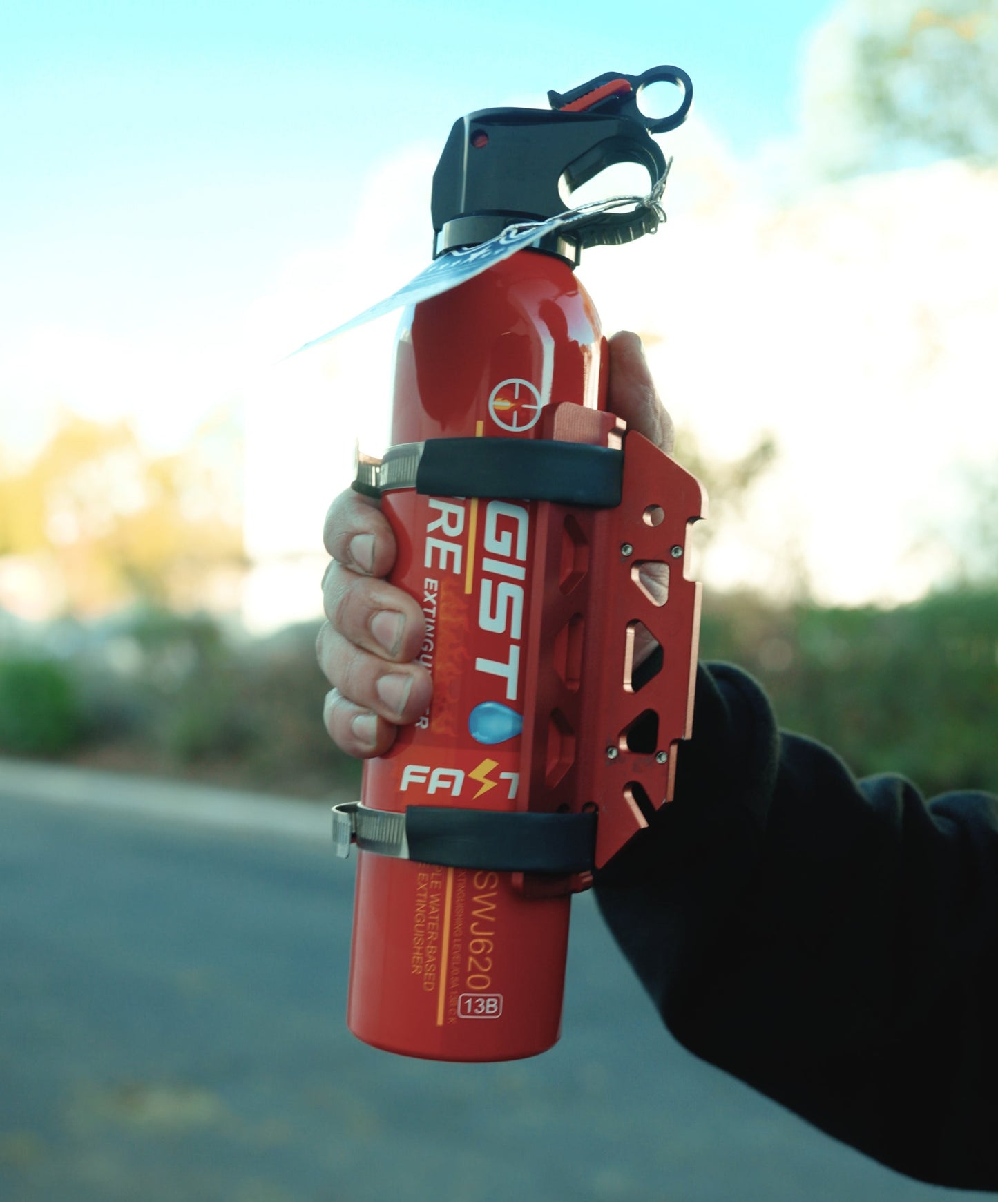 NRG - ROLL BAR FIRE EXTINGUISHER MOUNT