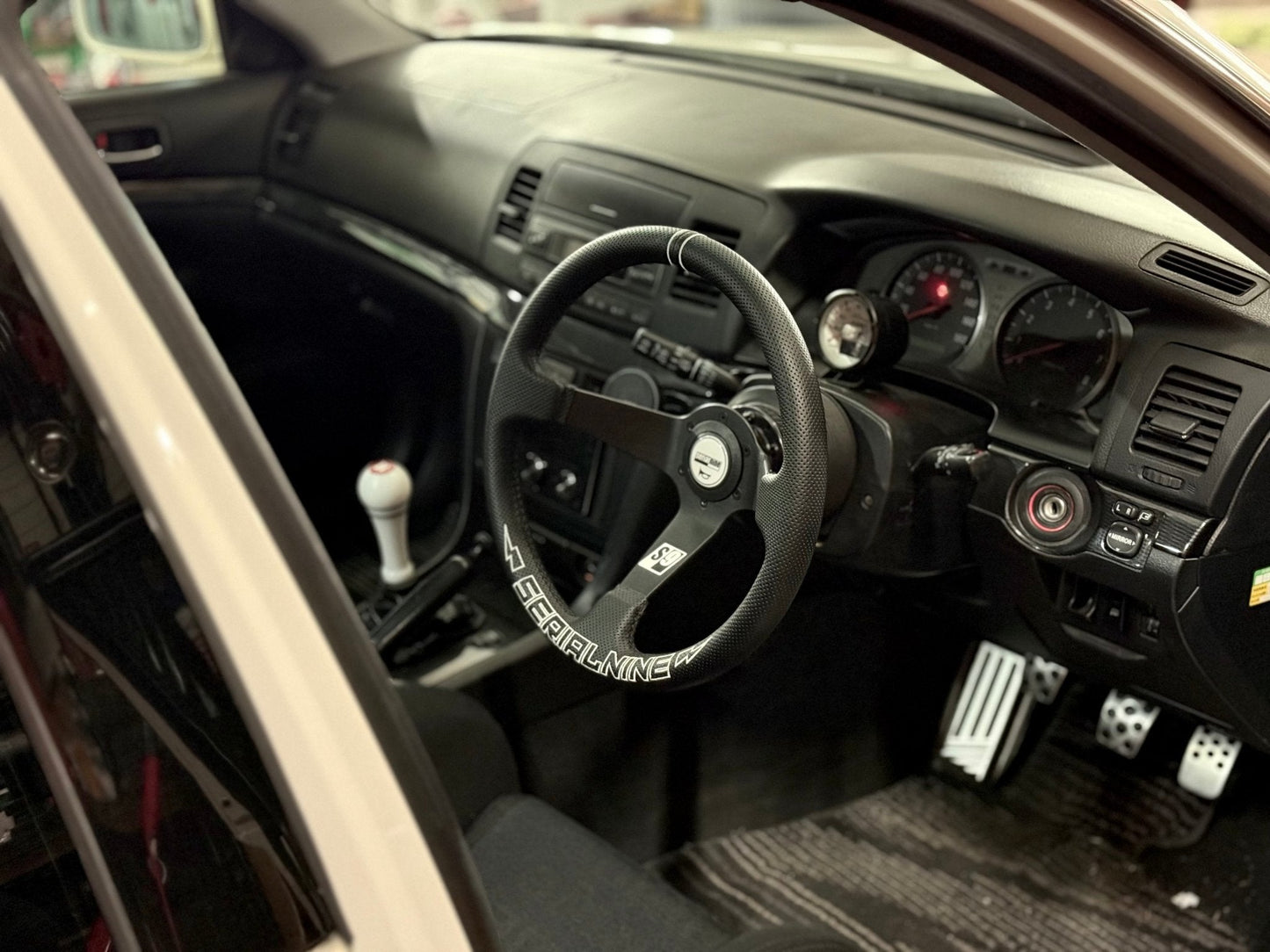 SERIALNINE - RAIGA STEERING WHEEL