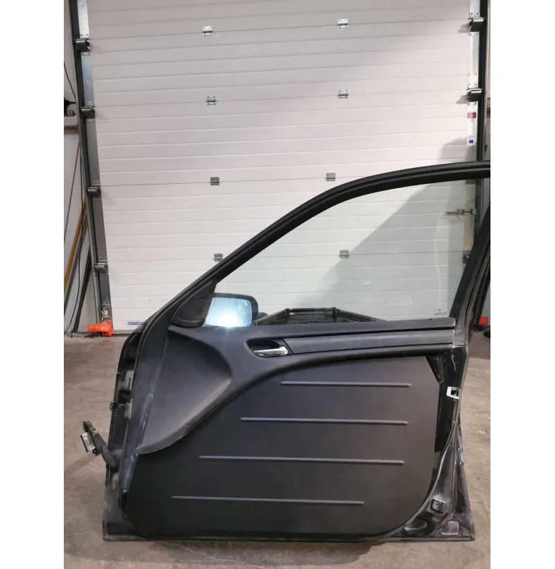 SWAGIER - BMW E46 sedan front BMW Upholstery half panels