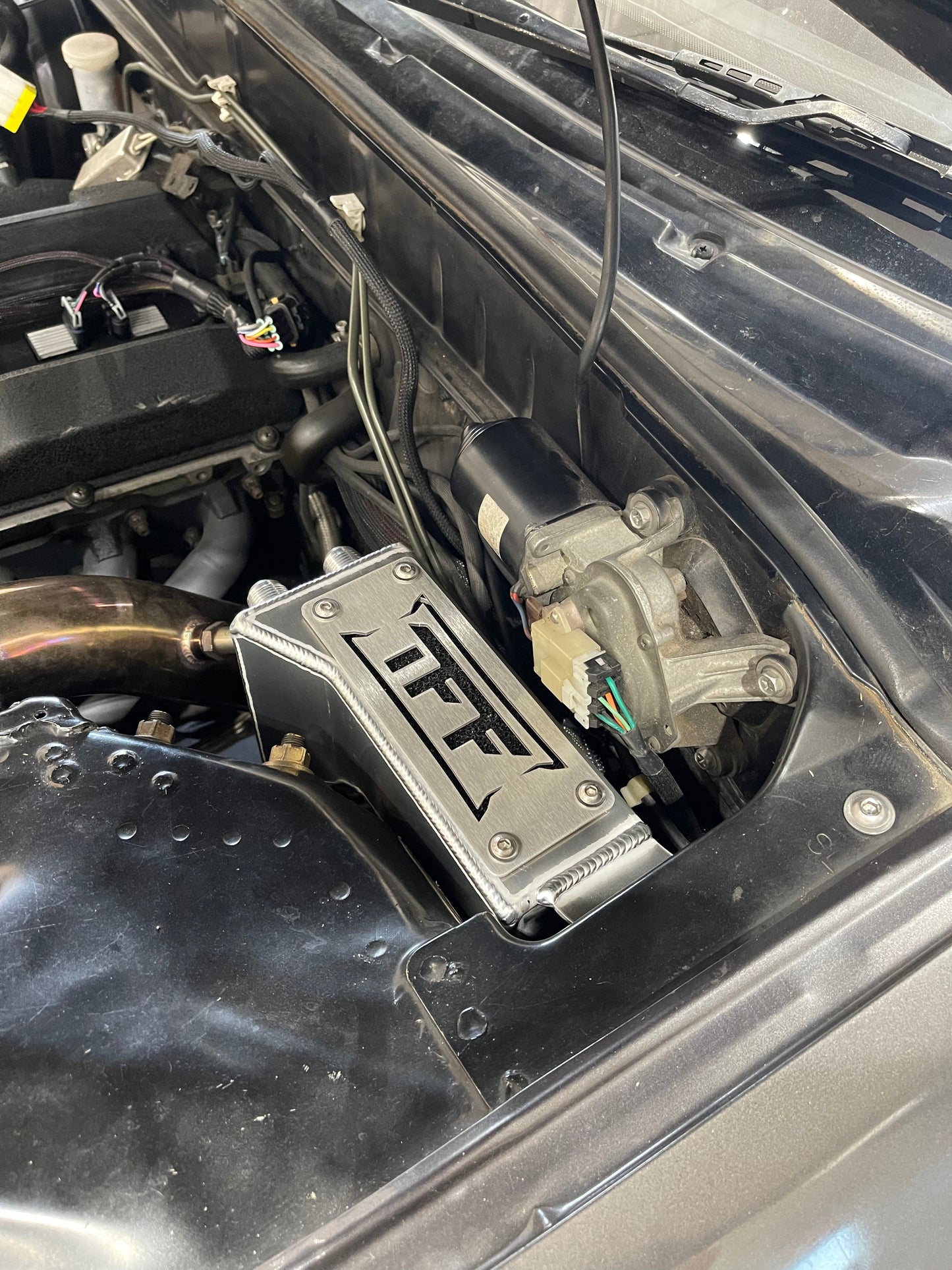 True Focus Fabrication - Nissan Skyline R32 - Tucked Oil Catch Can