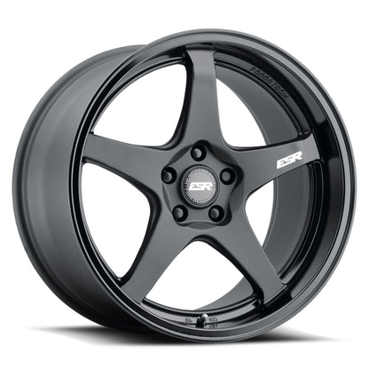 ESR - AP5 MATTE BLACK GLOSS BLACK LIP