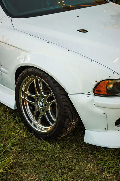Big Duck Club - BMW E39 Front Overfender Kit (75mm)