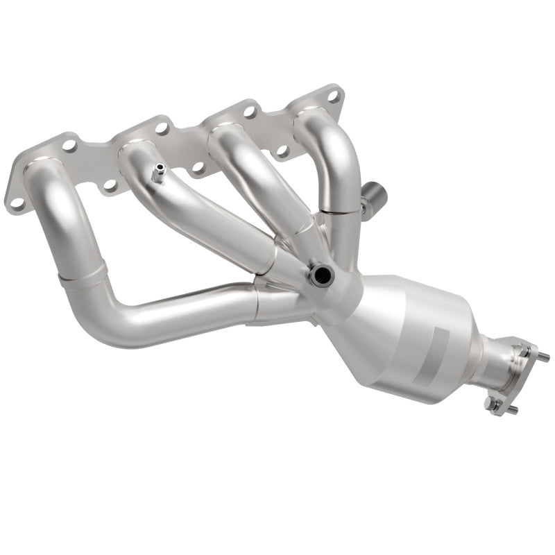 MagnaFlow Direct Fit Catalytic Converter 98-99 Nissan Frontier 2.4L