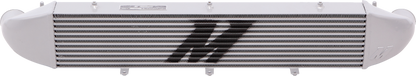 Mishimoto 2014-2016 Ford Fiesta ST 1.6L Kit de intercooler de montaje frontal (plateado) con tubos (plateado)