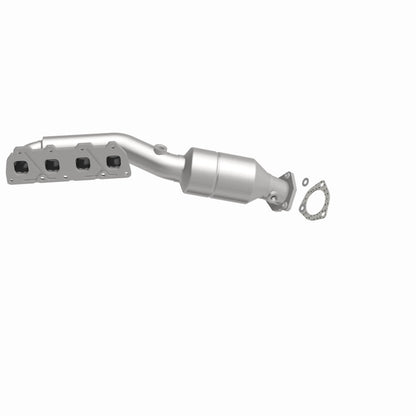 MagnaFlow Direct Fit Catalytic Converter 02-04 Volkswagen Passat 4.0L