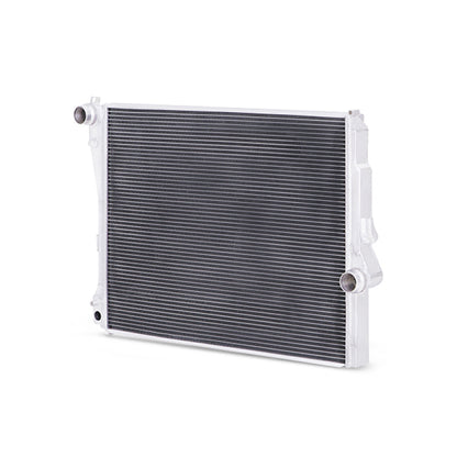 Mishimoto 99-06 BMW 323i/323i/328i/330i con radiador de aluminio de rendimiento de transmisión automática