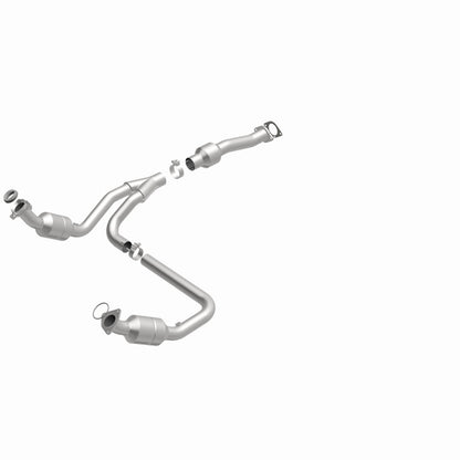 MagnaFlow Direct Fit Catalytic Converter 2011-2014 Express 1500 4.3L Underbody