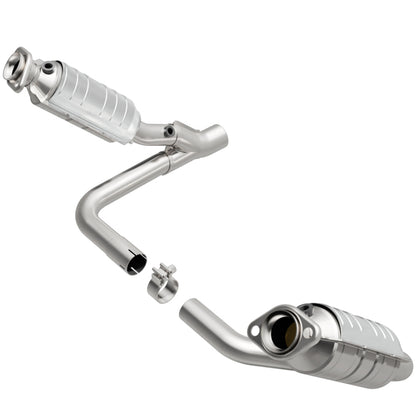 MagnaFlow Direct Fit Catalytic Converter 05-07 Dodge Durango 3.7L/4.7L