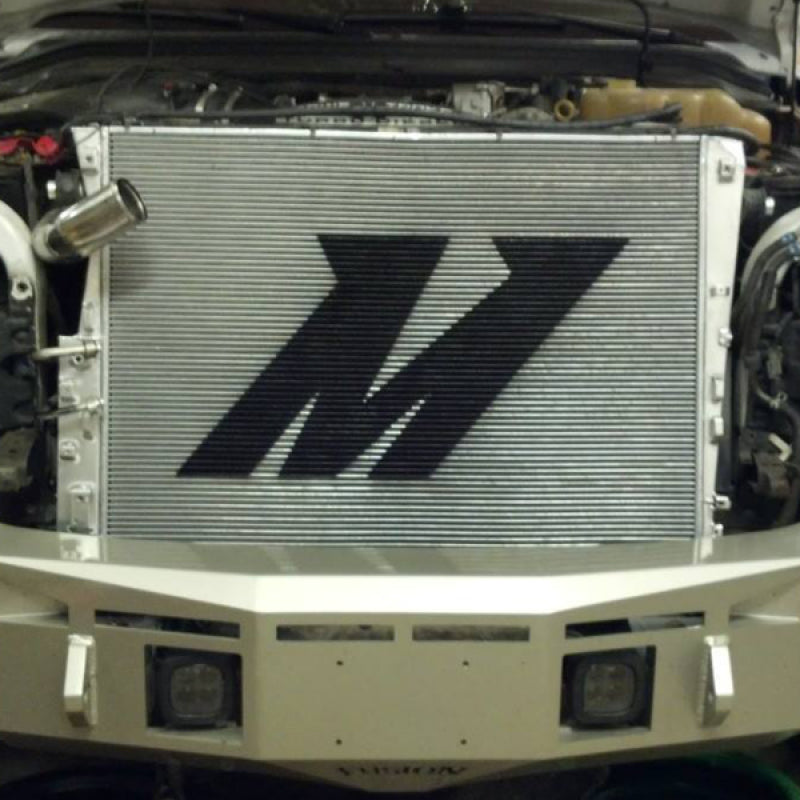 Mishimoto 08-10 Ford 6.4L Powerstroke Radiador - Versión 2