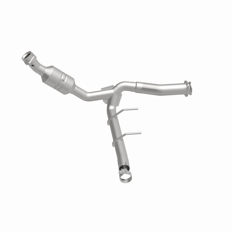 Magnaflow Conv DF 2011-2014 F-150 5.0L debajo de la carrocería