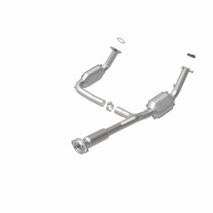 MagnaFlow Direct Fit Catalytic Converter 05-06 GMC Envoy XL Denali