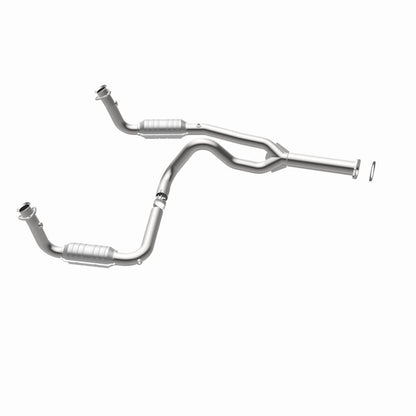 MagnaFlow Direct Fit Catalytic Converter 00 Chevy Express 1500 5.7L