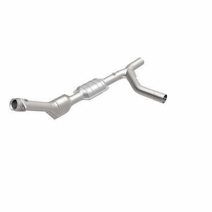 MagnaFlow Direct Fit Catalytic Converter 00-04 Ford E150 4.6L P/S