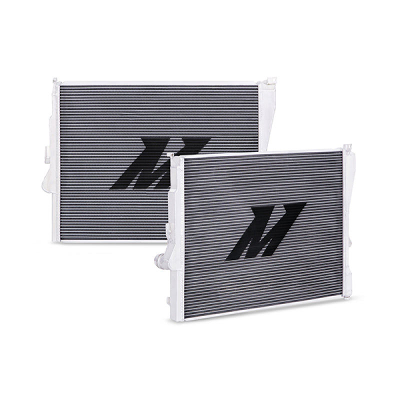 Mishimoto 99-06 BMW 323i/323i/328i/330i con radiador de aluminio de rendimiento de transmisión automática