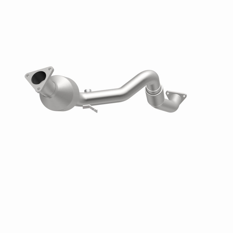 MagnaFlow Direct Fit Catalytic Converter 07 VW Touareg 3.6L Front close