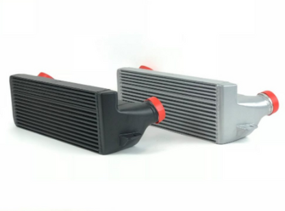 CSF 04-13 BMW 335i/xi (E90/E91/E92/E93) High Performance Stepped Core Bar/Plate Intercooler - Preto