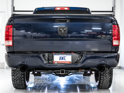 AWE Tuning 09-18 RAM 1500 5.7L (com recortes) 0FG Dupla saída traseira Cat-Back Exhaust - Diamond Black Tips