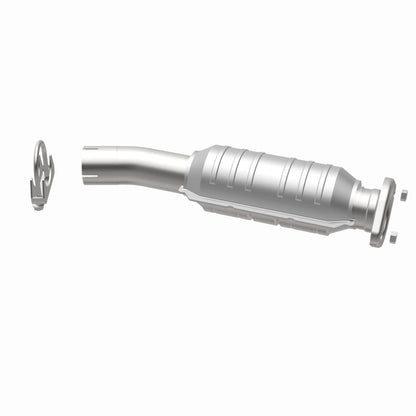 MagnaFlow Direct Fit Catalytic Converter 04 Toyota Sienna 3.3L