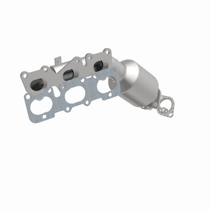 MagnaFlow Direct Fit Catalytic Converter 10-12 Hyundai Genesis 3.8L