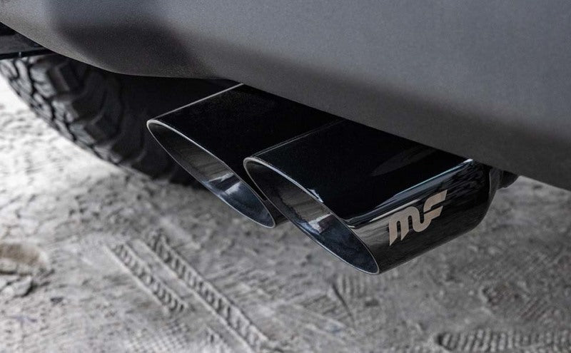 MagnaFlow 21-22 Jeep Wrangler V8 6.4L Street Series Cat-Back Escape con puntas negras