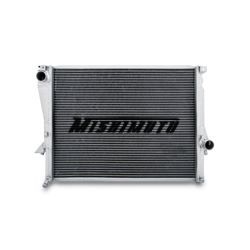 Radiador de alumínio Mishimoto 99-02 BMWZ3 Manual X-Line (núcleo mais espesso)