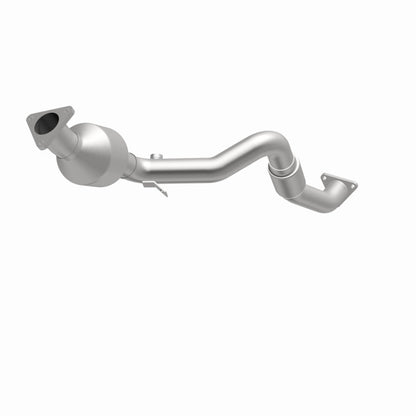 MagnaFlow Direct Fit Catalytic Converter 07 VW Touareg 3.6L Front close