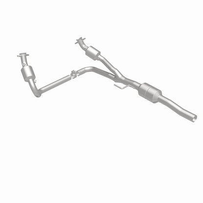 MagnaFlow Direct Fit Catalytic Converter 02-03 Dodge Durango