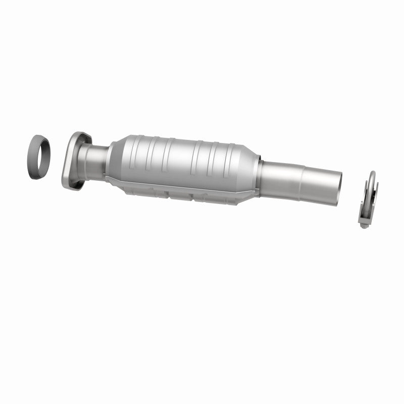 MagnaFlow Direct Fit Catalytic Converter 04-06 Toyota Sienna 3.3L AWD Rear