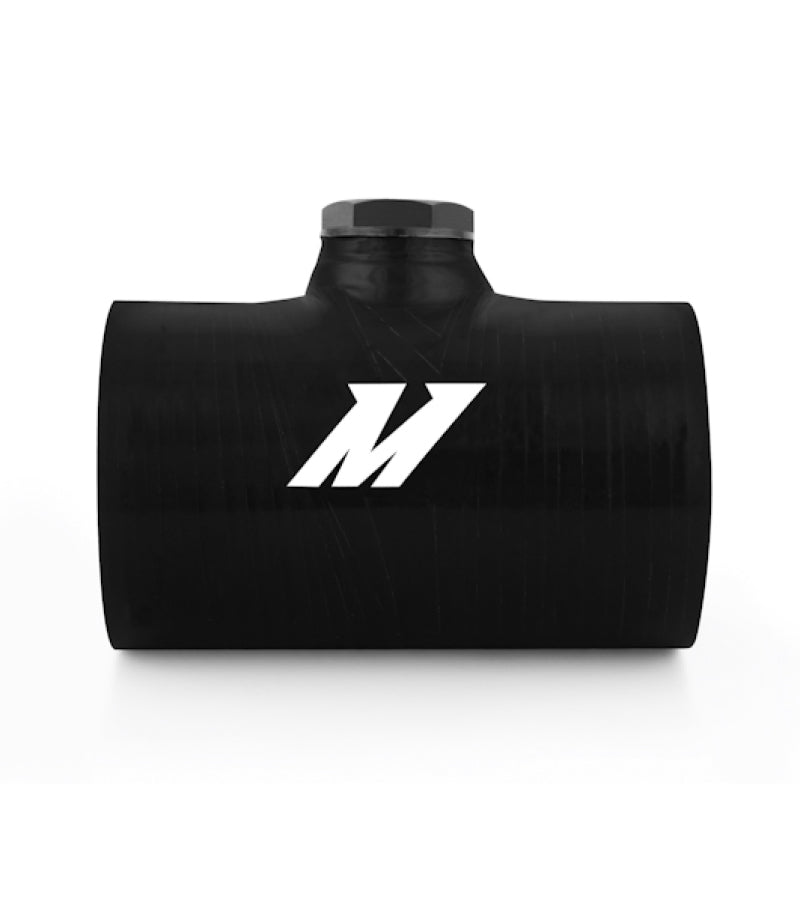 Acoplador de silicona negra Mishimoto de 2,5 pulgadas con tapón NPT de 1/8 pulgadas