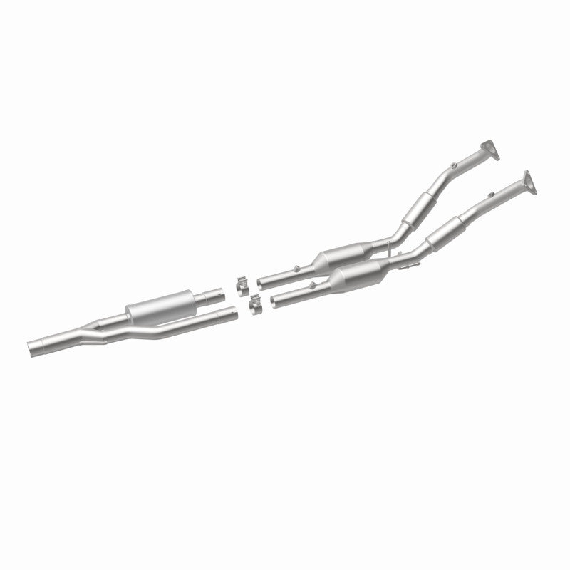 MagnaFlow Direct Fit Catalytic Converter 06- Audi A3 Quattro 3.2L