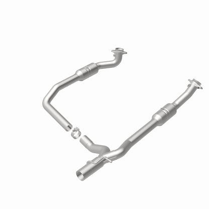 MagnaFlow Direct Fit Catalytic Converter 2009-2012 E-150 5.4 L Underbody