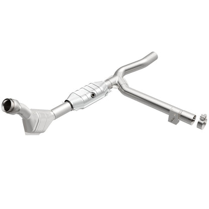 MagnaFlow Direct Fit Catalytic Converter 99-00 Ford F-150 4.2L 50S
