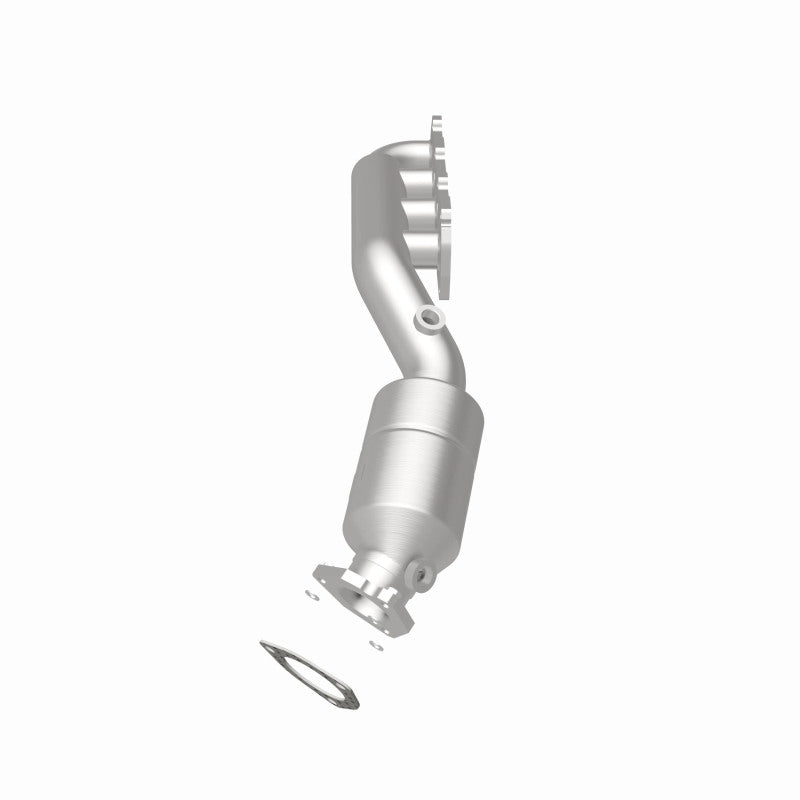 MagnaFlow Direct Fit Catalytic Converter 02-04 Volkswagen Passat 4.0L