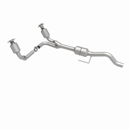MagnaFlow Direct Fit Catalytic Converter 00-03 Durango 4WD 4.7L