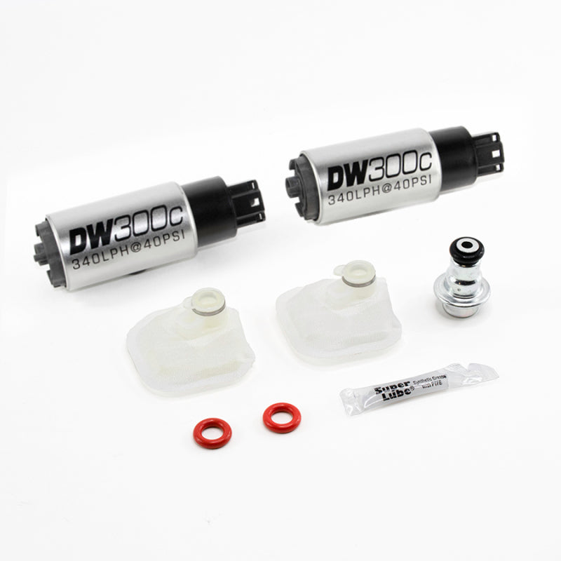 DeatschWerks 09-15 Cadillac CTS-V DW300c (2) 340 LPH Bombas de combustível no tanque com kit de instalação