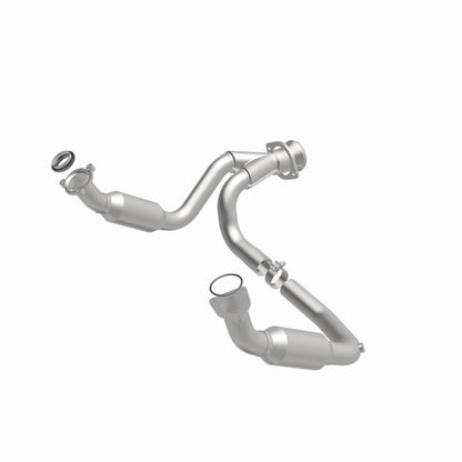 MagnaFlow Direct Fit Catalytic Converter 2007-2008 Cadillac Escalade 6.2L
