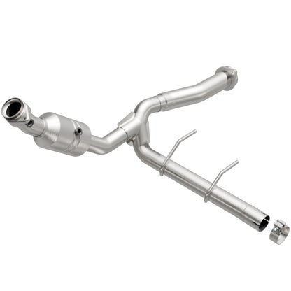 Magnaflow Conv DF 2011-2014 F-150 5.0L debajo de la carrocería