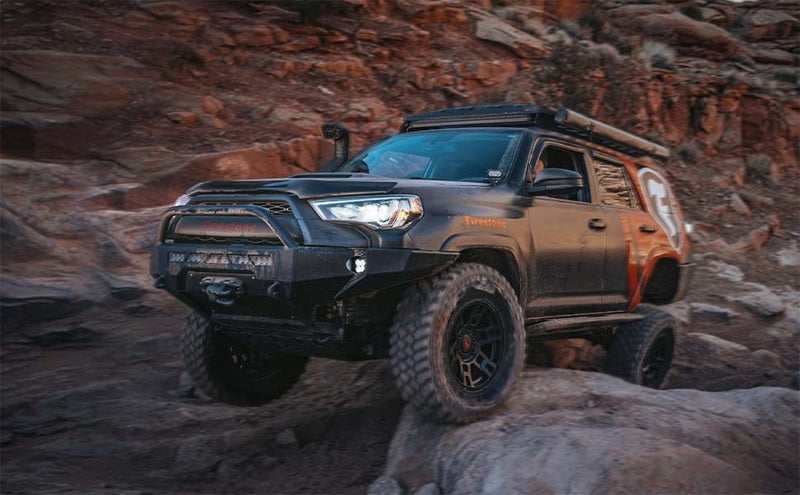 MagnaFlow 03-21 Toyota 4Runner V6 4.0L Serie Overland Cat-Back Escape